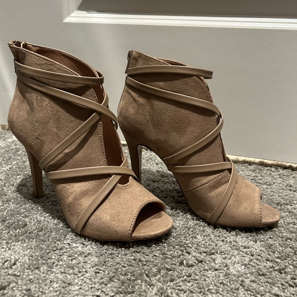 Tan Journee Collection Strappy heels